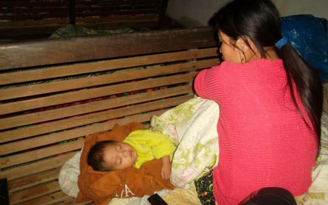 Tiếng khóc nghẹn giữa mênh mông nước lũ 3