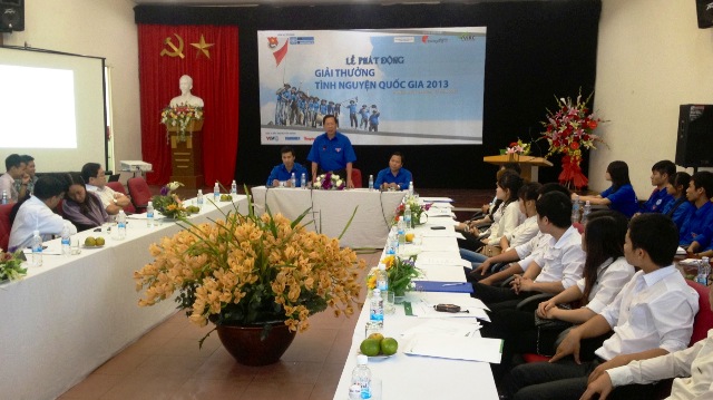 1.000 tấn quần áo miễn phí cho 2 triệu trẻ em nghèo 1