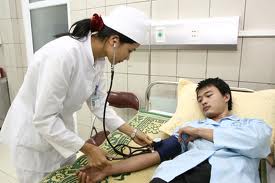 Thầy thuốc nặng lòng với nghề lắm! 1