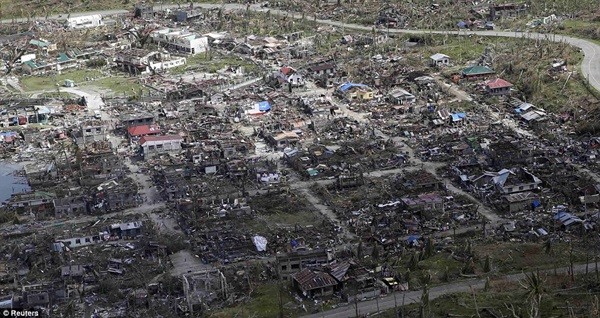 Gần một nửa số thi thể trong siêu bão Haiyan là trẻ em 5 Gần một nửa số thi thể trong siêu bão Haiyan là trẻ em 5