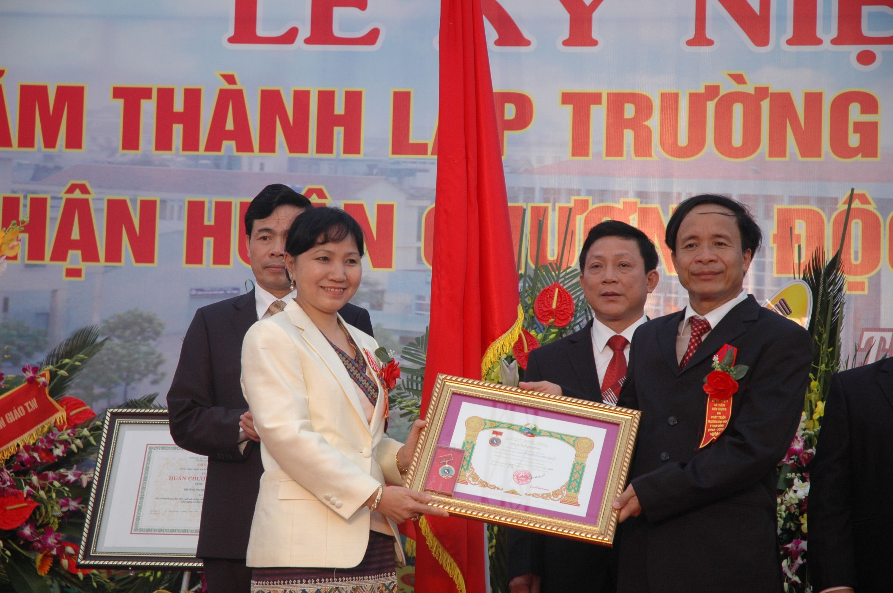 Trường ĐH Y Thái Bình- biểu tượng tình hữu nghị với nước bạn Lào và Campuchia 1