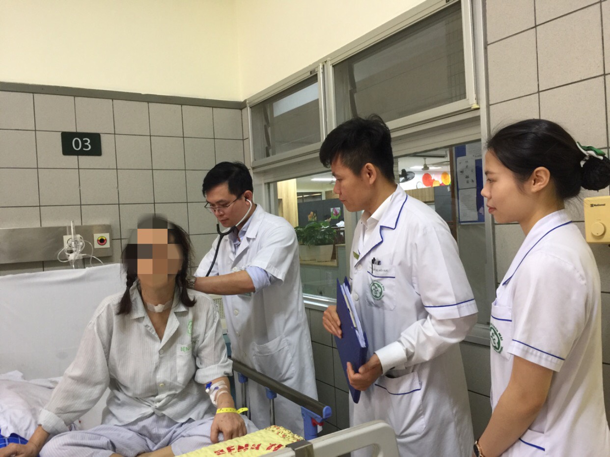 bs khanh tham kham cho Bn truoc khi xuat vien