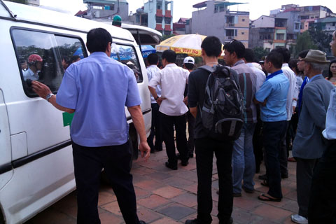 Hà Nội: Cán bộ phường chết ở hồ Văn Miếu 3