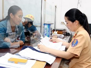 Người dân chưa mặn mà việc đổi chủ phương tiện 1 Người dân chưa mặn mà việc đổi chủ phương tiện 1