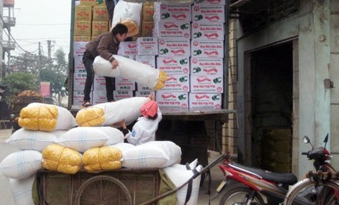 Xã sản xuất thực phẩm, bánh kẹo "cao cấp" giá rẻ 1