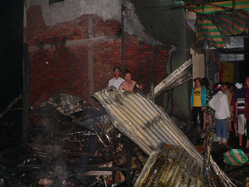 Cháy dữ dội ở Châu Đốc, 12 căn nhà ra tro 2