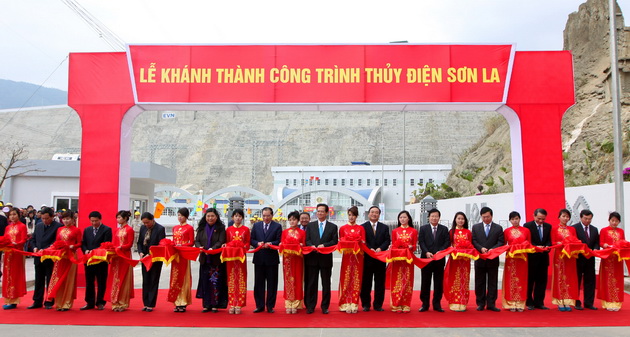 Thủy điện Sơn La vượt tiến độ 3 năm 1