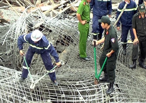 Sập sàn bê tông, 4 người thương vong 1 Sập sàn bê tông, 4 người thương vong 1