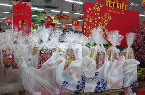 Thị trường quà Tết đìu hiu 1