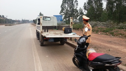 3 CSGT làm giải trình vụ "ra gậy" khiến thai phụ nhập viện  2