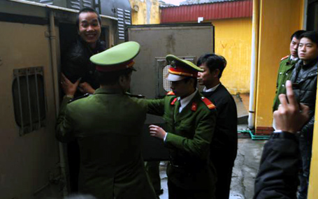 Hoãn tuyên án sát thủ cuồng dâm Đặng Trần Hoài 3