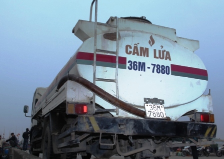 Phát hiện hàng nghìn lít dầu có váng lạ, nghi là dầu "rởm" 1