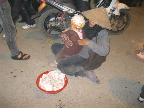 "Cái bang" lập “tổ đội” chèo kéo khách 3 "Cái bang" lập “tổ đội” chèo kéo khách 3