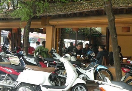 Phở sáng, cà phê bình dân kiếm đậm đầu năm 1