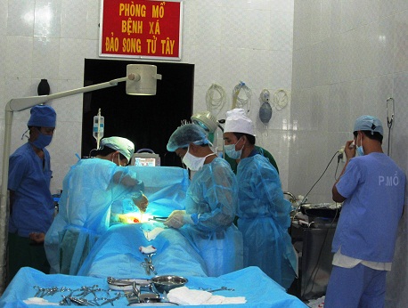 Mổ cấp cứu thành công ca viêm ruột thừa cấp 1 Mổ cấp cứu thành công ca viêm ruột thừa cấp 1