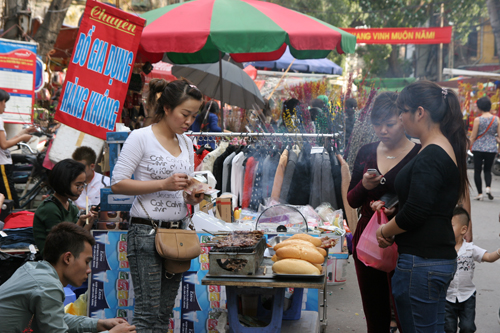 Chợ hoa thành nơi xả hàng 14
