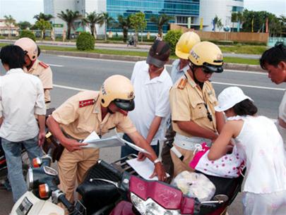 Phó Cục trưởng Cảnh sát: “Một số phóng viên bị thiểu năng” (!) 1 Phó Cục trưởng Cảnh sát: “Một số phóng viên bị thiểu năng” (!) 1