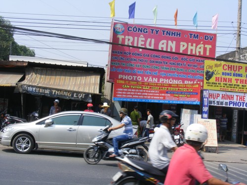 Tự thiêu nhưng không chịu được nóng nên tự dập lửa! 1