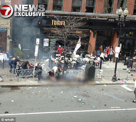 Hình ảnh hé lộ quả bom và nghi phạm trong vụ nổ ở Boston 6 Hình ảnh hé lộ quả bom và nghi phạm trong vụ nổ ở Boston 6