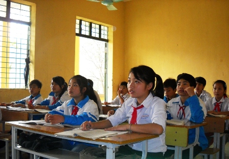 Bỗng dưng mắc “bệnh lạ”, hàng chục nữ sinh phải nghỉ học 1