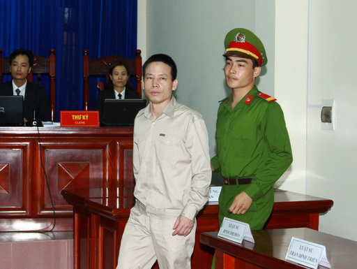 Anh em ông Vươn bị truy tố ở khung hình phạt cao nhất 5 Anh em ông Vươn bị truy tố ở khung hình phạt cao nhất 5