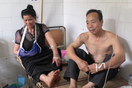 Lật xe tại Lào, 36 khách du lịch Việt Nam thương vong 7 Lật xe tại Lào, 36 khách du lịch Việt Nam thương vong 7