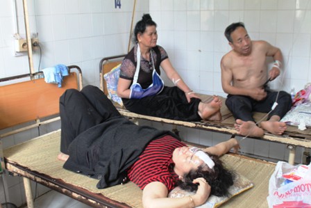 Lật xe tại Lào, 36 khách du lịch Việt Nam thương vong 5