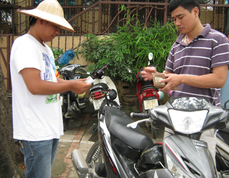 Sửng sốt điểm trông xe 2.000 đồng trong ngày lễ tại thủ đô 6