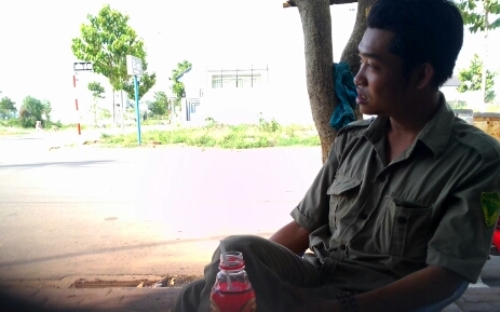 Bắt kẻ chặn đường nữ sinh, khoe “của nợ” 1