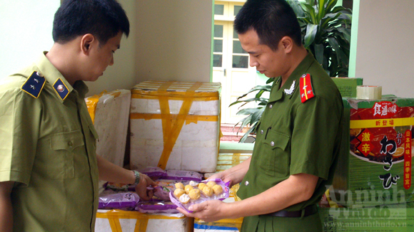 10.000 con cá trê, cả quả Trung Quốc "bơi" về chợ Hà Nội 6