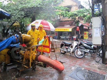 Hà Nội thoát ngập sau cơn mưa lớn đầu mùa 5