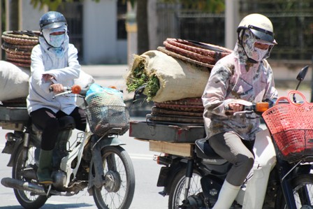 Nắng nóng gay gắt tiếp diễn trên diện rộng 1