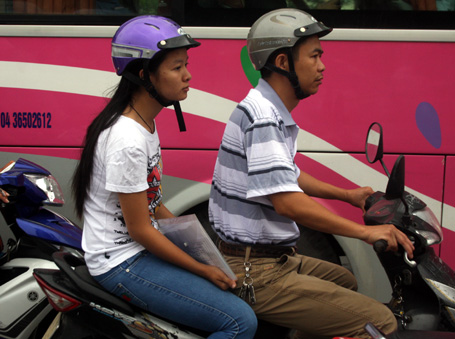 Hà Nội ùn tắc nghiêm trọng trong ngày sĩ tử nhận phòng thi 5