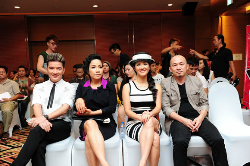 Bộ tứ quyền lực 'The Voice 2013' vượt mặt người cũ 1