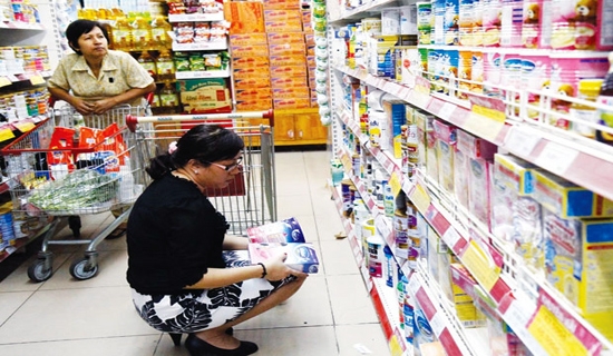 Lén lút mua vỏ hộp sữa để làm giả? 1 Lén lút mua vỏ hộp sữa để làm giả? 1