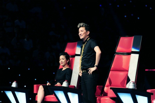 Bộ tứ quyền lực 'The Voice 2013' vượt mặt người cũ 4