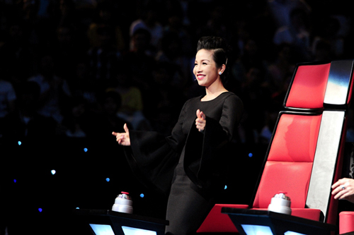 Bộ tứ quyền lực 'The Voice 2013' vượt mặt người cũ 2