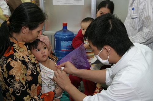 Chấn chỉnh công tác bảo đảm an toàn tiêm chủng 1