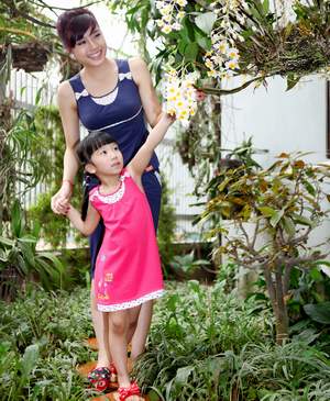 Tạo dáng cùng bé yêu