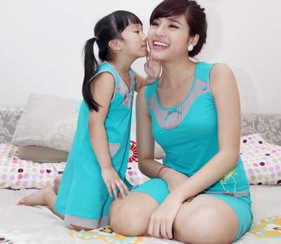 Tạo dáng cùng bé yêu
