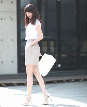 “Bụi” với sơ mi thụng