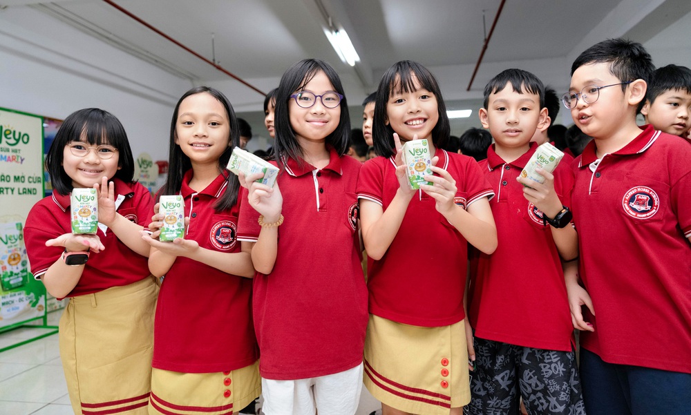 Từ chuyên gia đậu nành đến tiên phong dinh dưỡng thực vật: Vinasoy mở đường với dòng sữa hạt đầu tiên dành cho trẻ em- Ảnh 4. Từ chuyên gia đậu nành đến tiên phong dinh dưỡng thực vật: Vinasoy mở đường với dòng sữa hạt đầu tiên dành cho trẻ em- Ảnh 4.