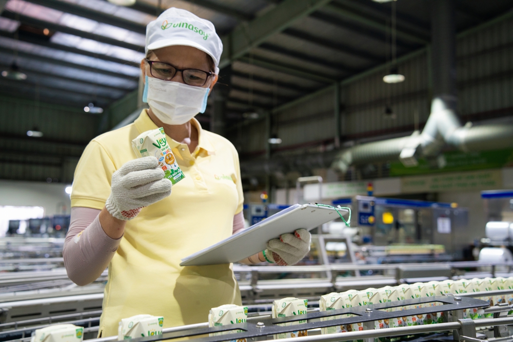 Từ chuyên gia đậu nành đến tiên phong dinh dưỡng thực vật: Vinasoy mở đường với dòng sữa hạt đầu tiên dành cho trẻ em- Ảnh 5. Từ chuyên gia đậu nành đến tiên phong dinh dưỡng thực vật: Vinasoy mở đường với dòng sữa hạt đầu tiên dành cho trẻ em- Ảnh 5.