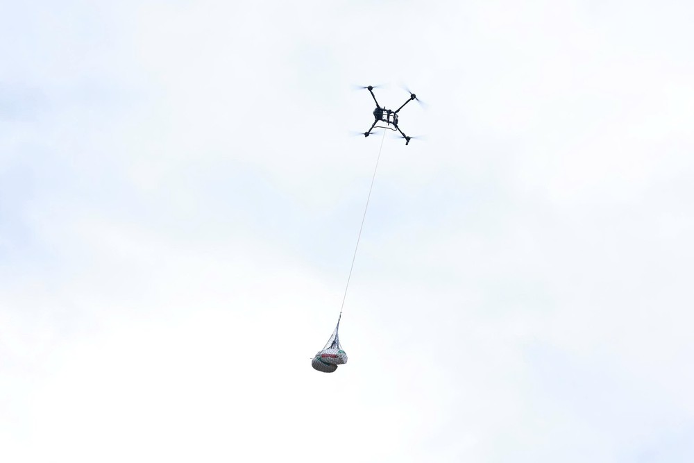 UAV gùi cà phê, phun thuốc trừ sâu, vận chuyển thuốc giữa núi rừng Điện Biên - Ảnh 16.