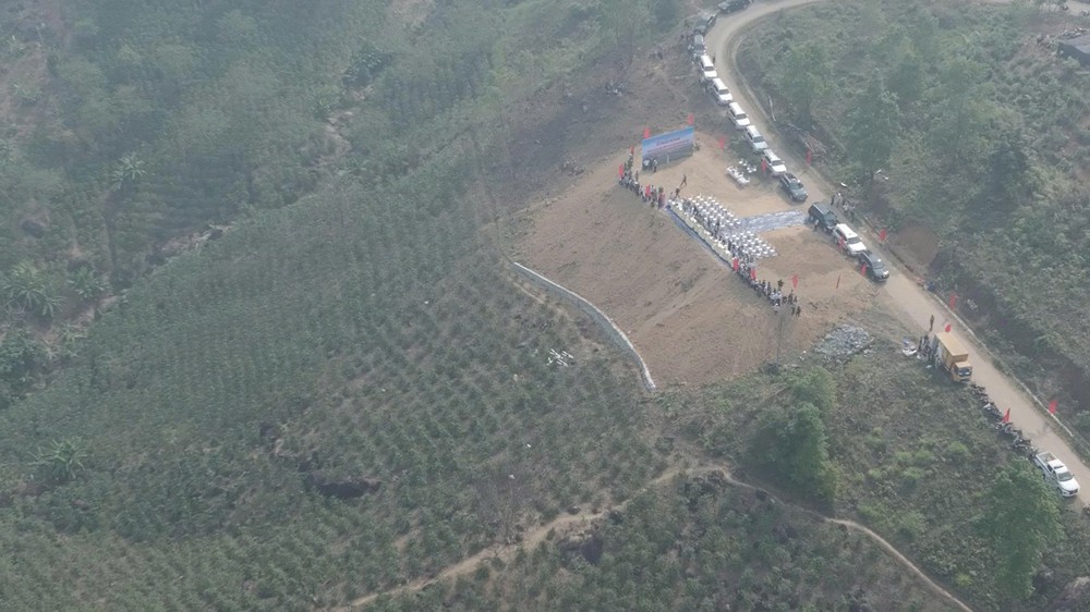 UAV gùi cà phê, phun thuốc trừ sâu, vận chuyển thuốc giữa núi rừng Điện Biên - Ảnh 7.