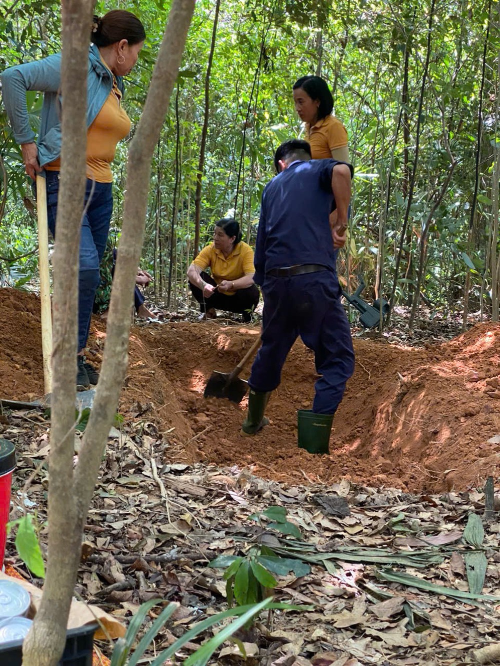 Đón liệt sĩ Đào Xuân Huân từ đại ngàn Quảng Bình về với gia đình - Ảnh 9.