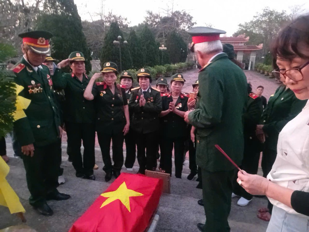 Đón liệt sĩ Đào Xuân Huân từ đại ngàn Quảng Bình về với gia đình - Ảnh 20.