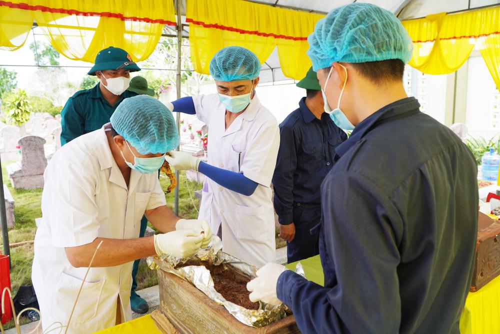 Những bác sĩ thầm lặng tìm lại tên cho liệt sĩ- Ảnh 9.