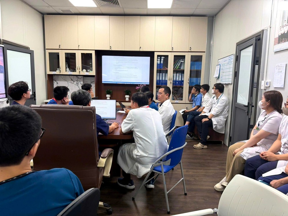 Bác sĩ nội trú - Những lặng lẽ sau ánh hào quang - Ảnh 1.