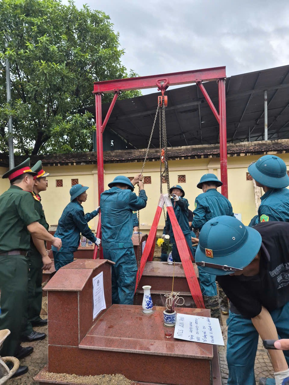 Mệnh lệnh từ trái tim thầy thuốc trong chiến dịch xác định danh tính liệt sĩ- Ảnh 2.